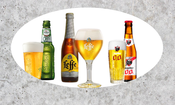 Drie verschillende alcoholvrije bieren flesjes en glazen